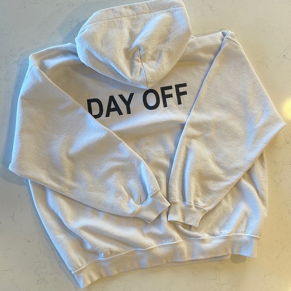 Women’s XL day off Kenzie, Meads hoodie